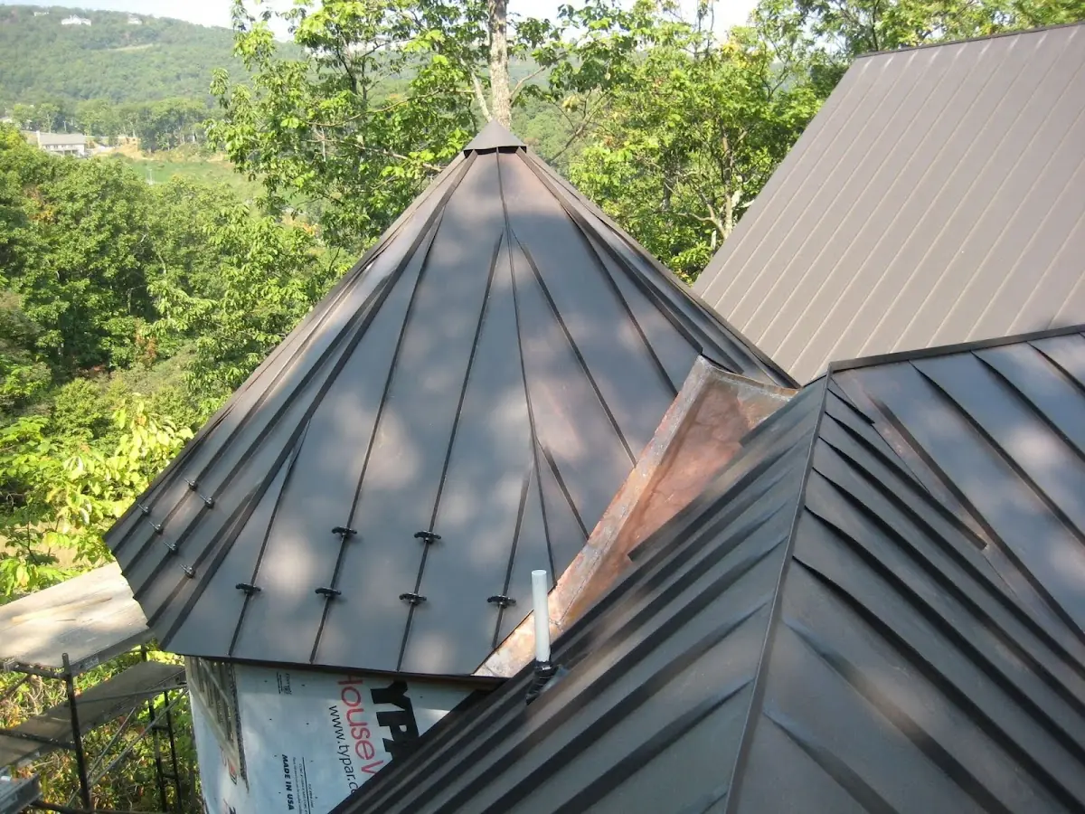 Professional Gutter Cleaning by Craftsman Roofing in Delano